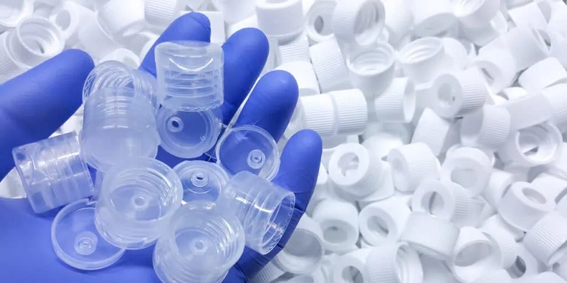 what are medical injection molding services